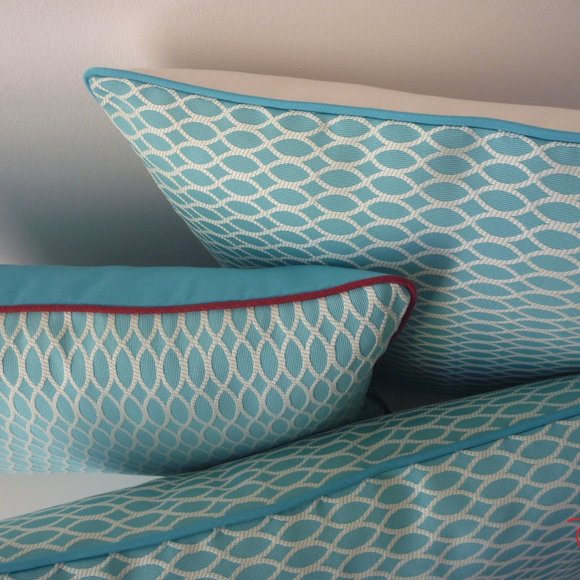 Blue & White, indoor/outdoor Pillow Cover 18" x 18" - Picture 6 of 6